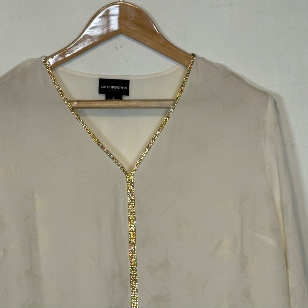 Liz Claiborne Ivory‎ Top with Metallic Accent
